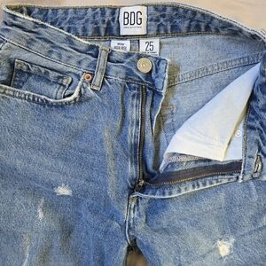 BDG high rise mom jeans, size 25